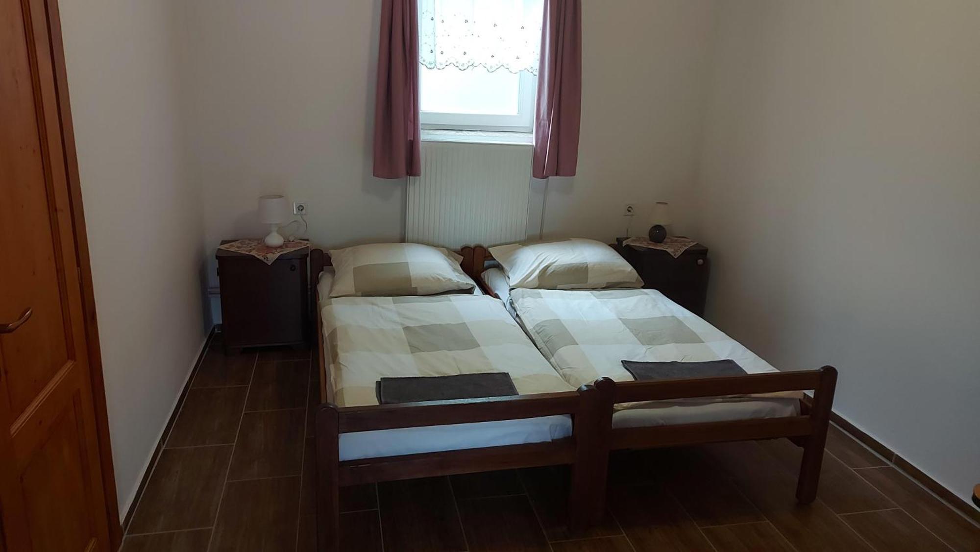 Anna Apartman Appartement Maroslele Buitenkant foto